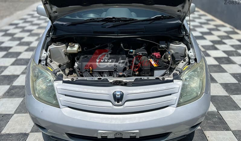 2003 Toyota IST image-10