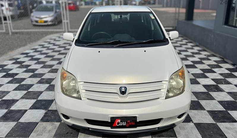 2004 Toyota IST image-1