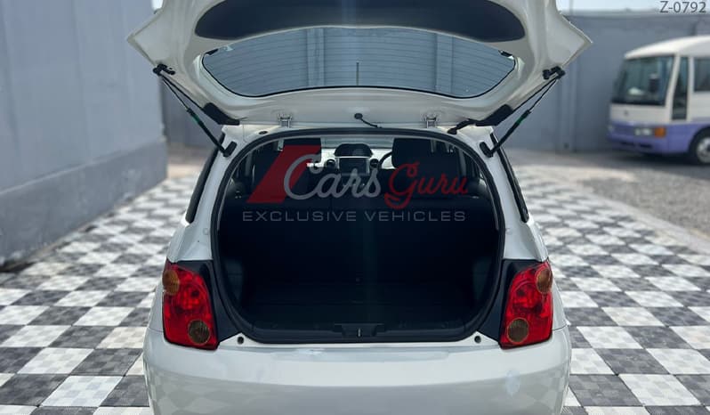 2004 Toyota IST image-7