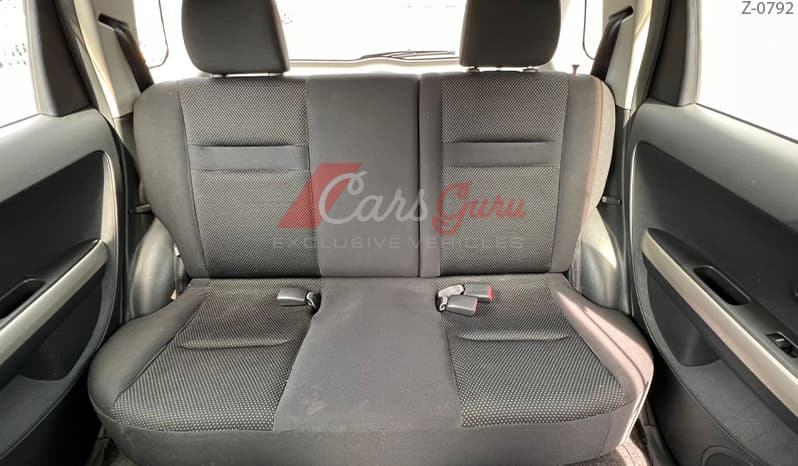 2004 Toyota IST image-9
