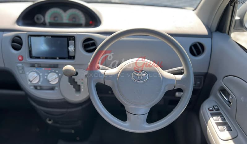 2003 Toyota Sienta image-9