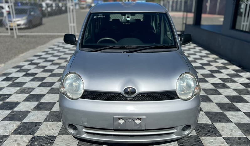 2003 Toyota Sienta image-13