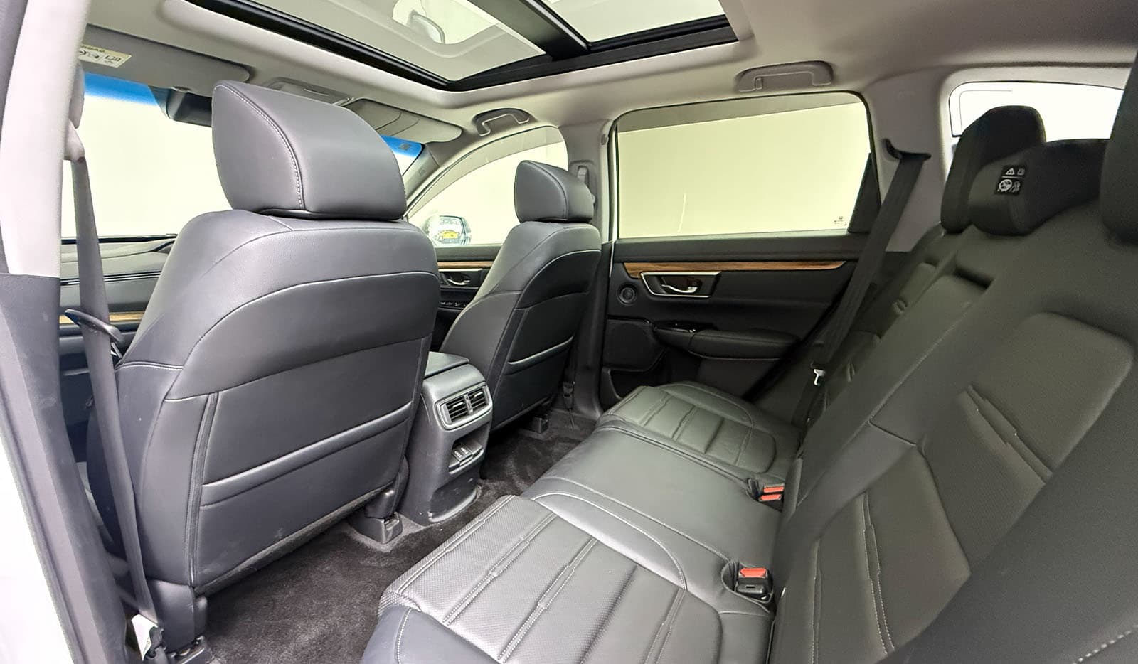 2019 Honda CR-V Hybrid EX Masterpiece image-9