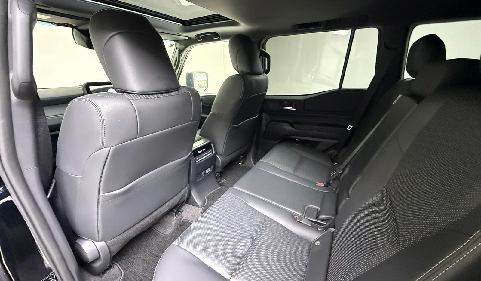 2024 Toyota Land Cruiser 250 VX image-10