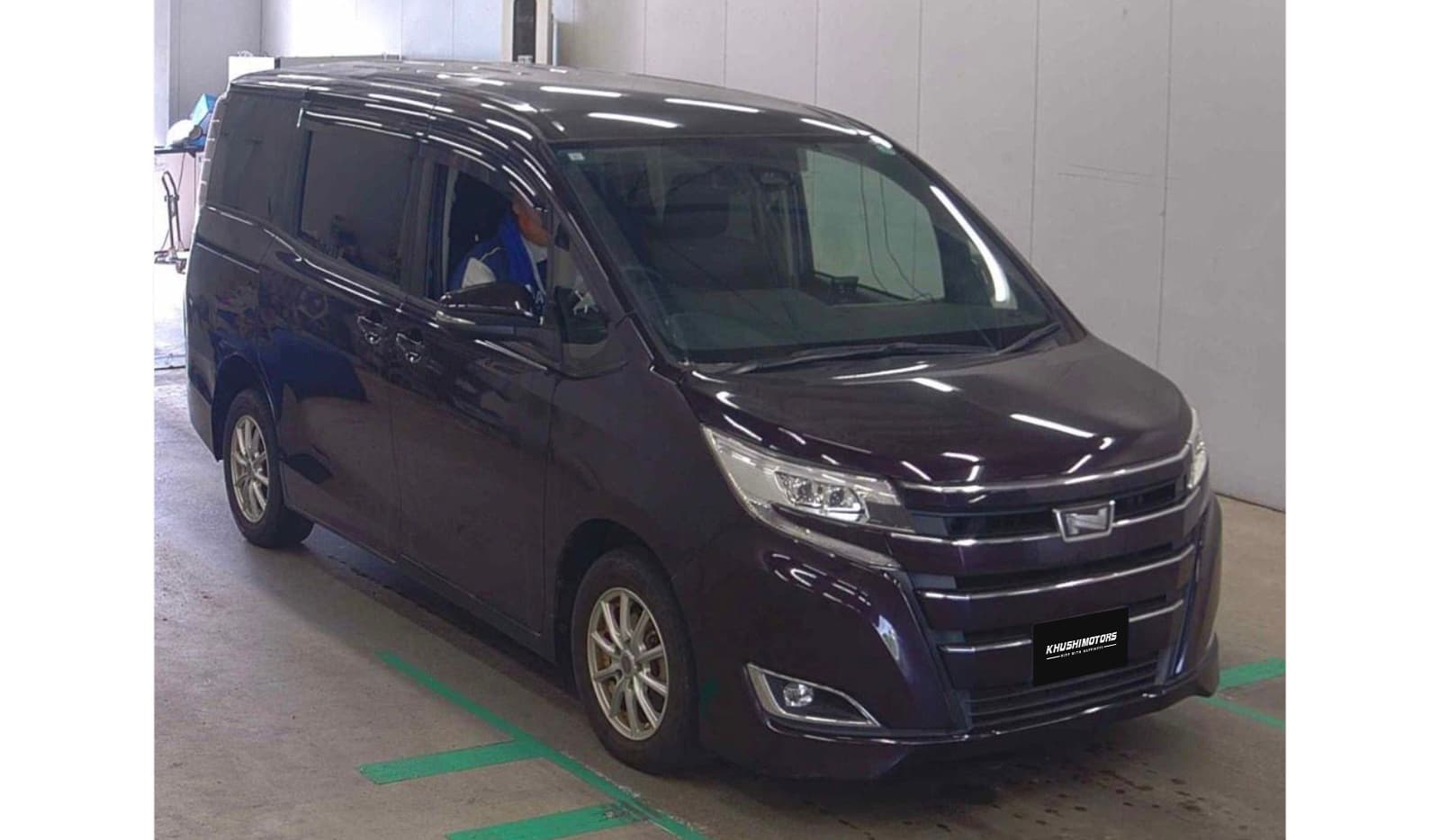 2019 Toyota Noah X image-1