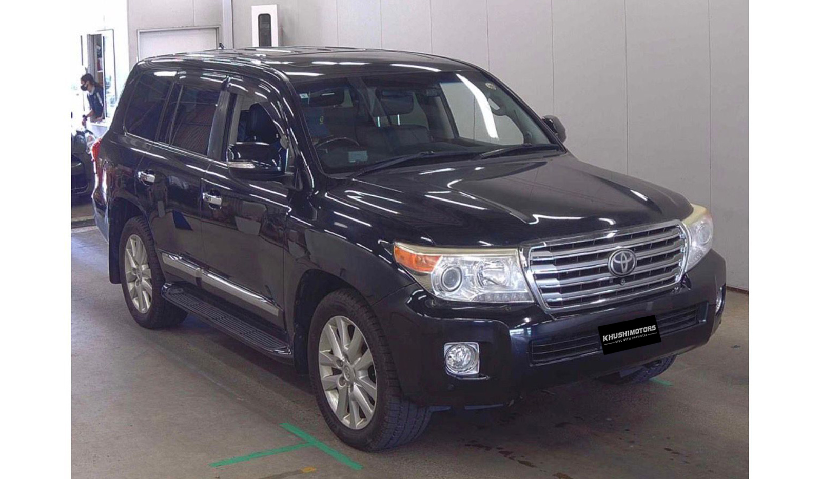 2013 Toyota Land Cruiser image-1