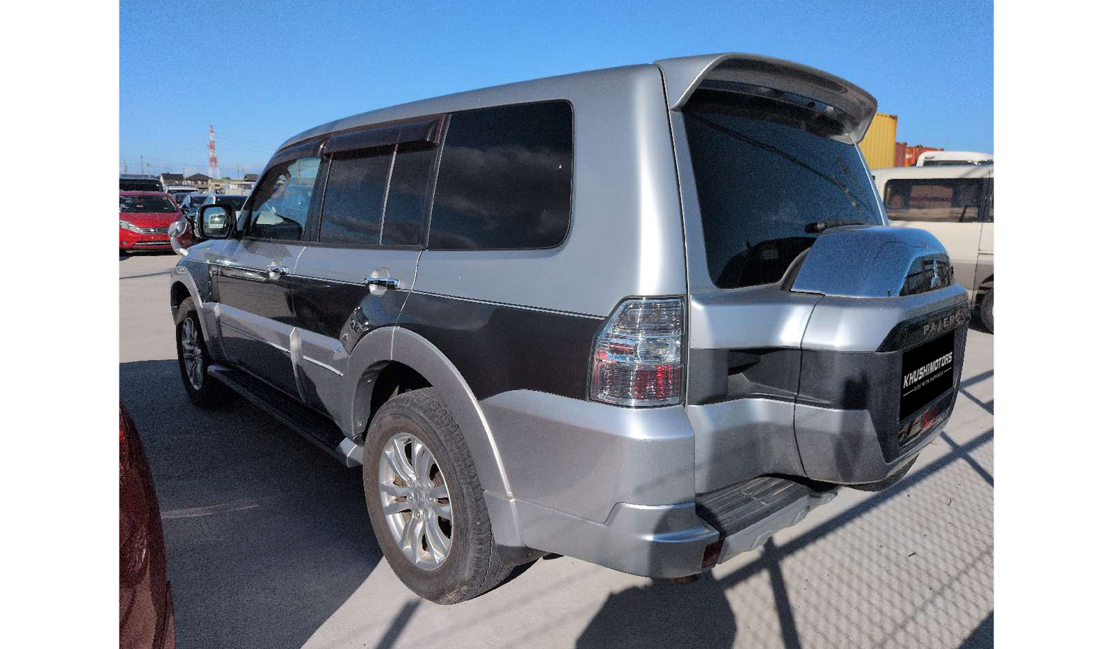 2019 Mitsubishi Pajero image-3