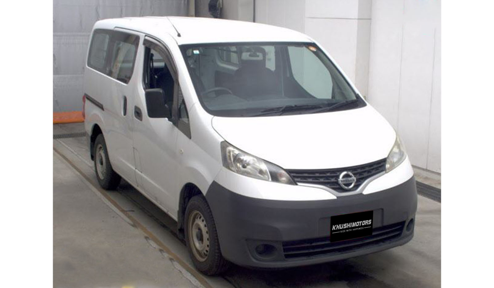 2013 Nissan NV200 image-1