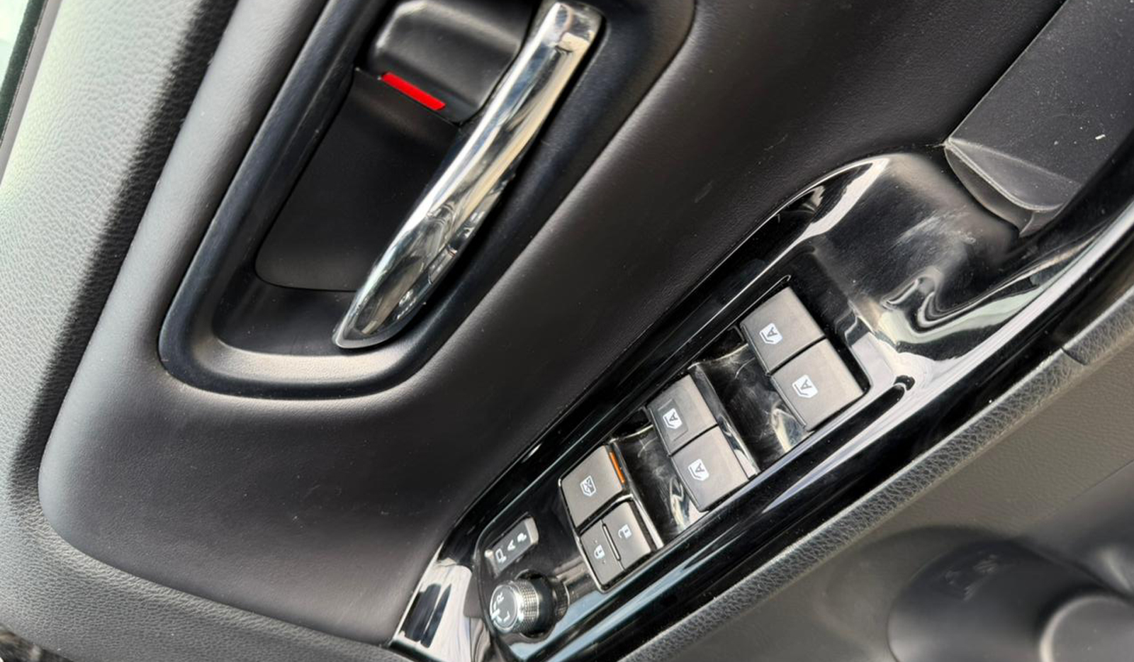 2019 Toyota Voxy V image-10