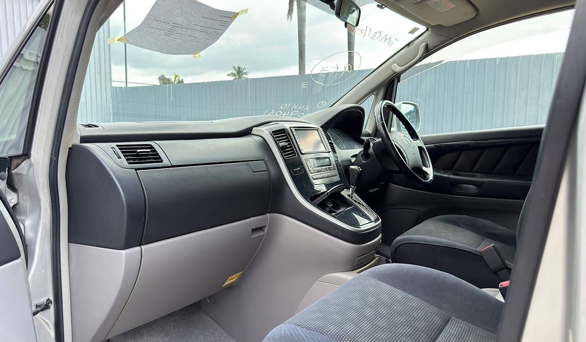 2004 Toyota Alphard AS image-10