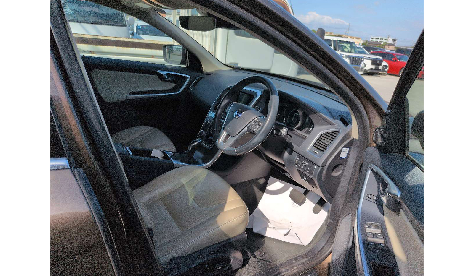2014 Volvo XC60 image-8