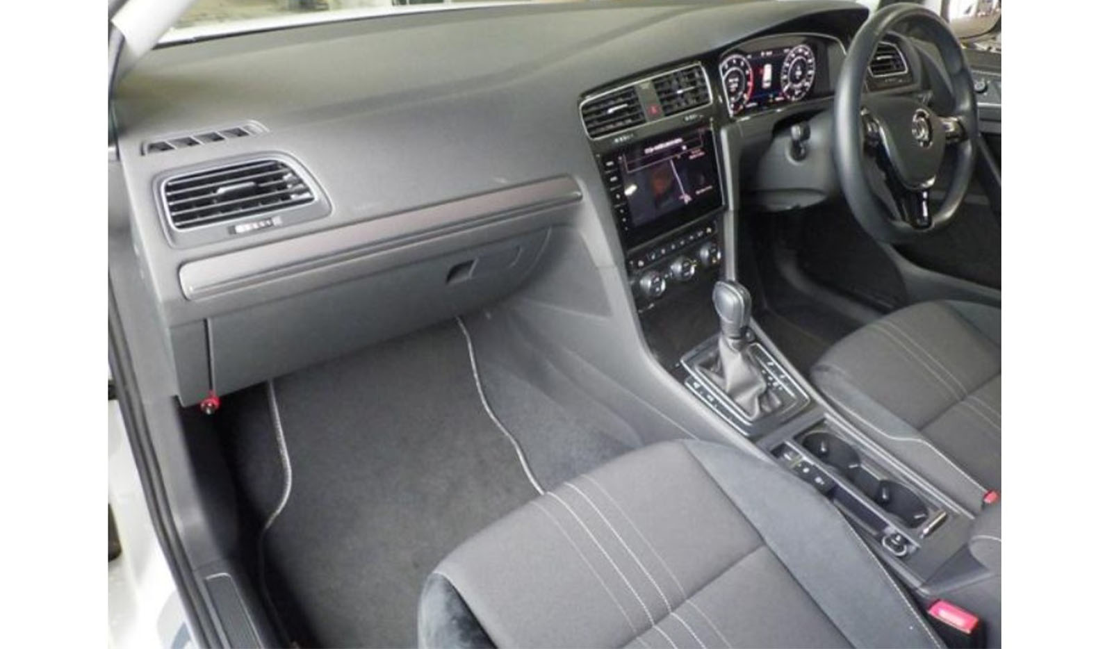 2020 Volkswagen Golf Alltrack image-5