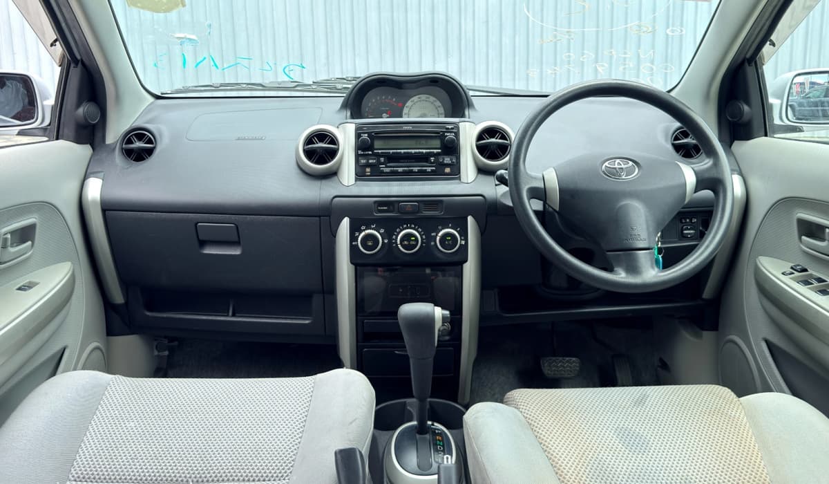 2003 Toyota IST S PKG image-7