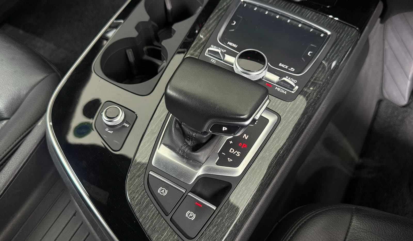 2019 Audi Q7 BLACK STYLING image-11