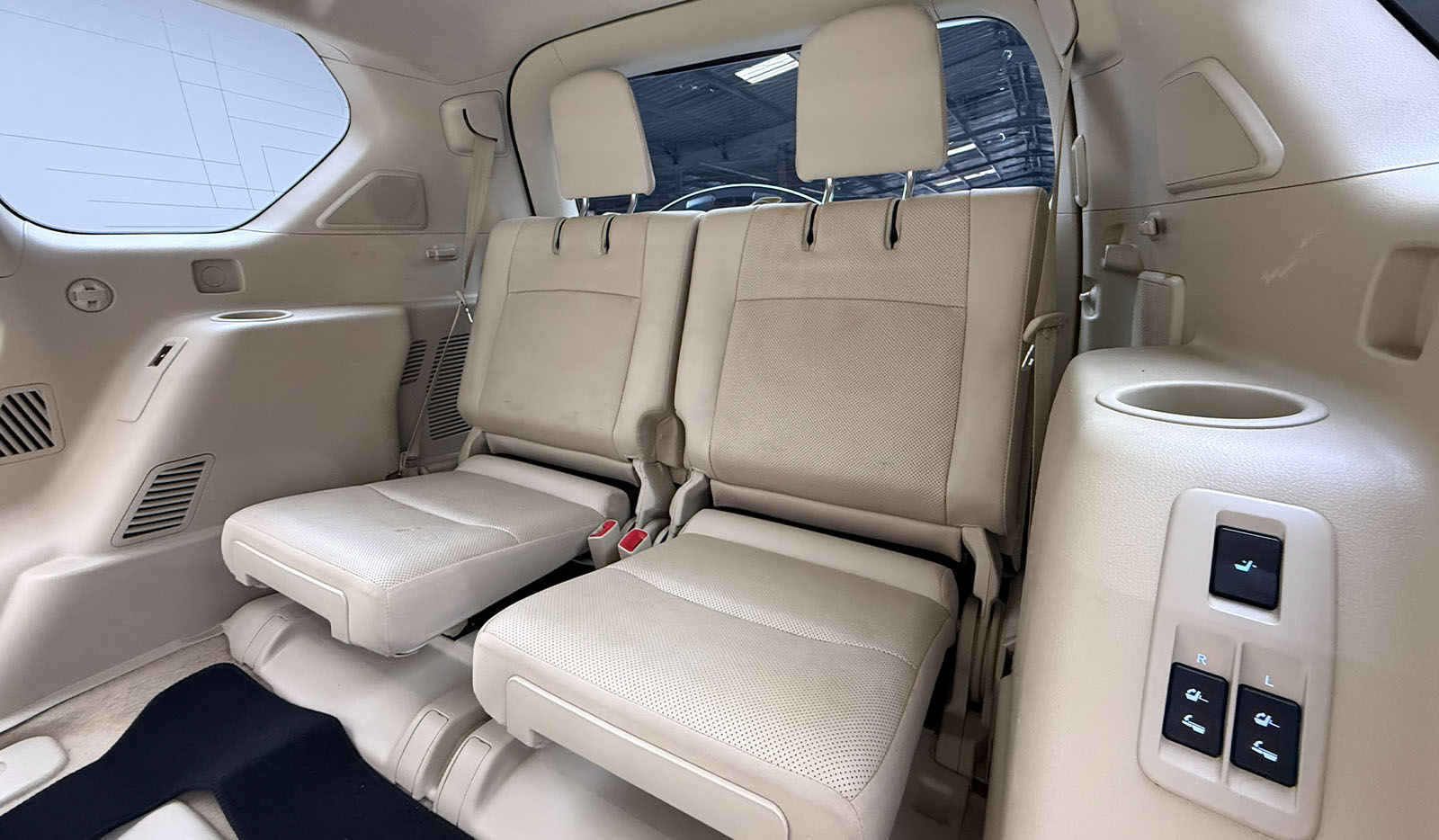 2022 Toyota Land Cruiser Prado VXL image-11