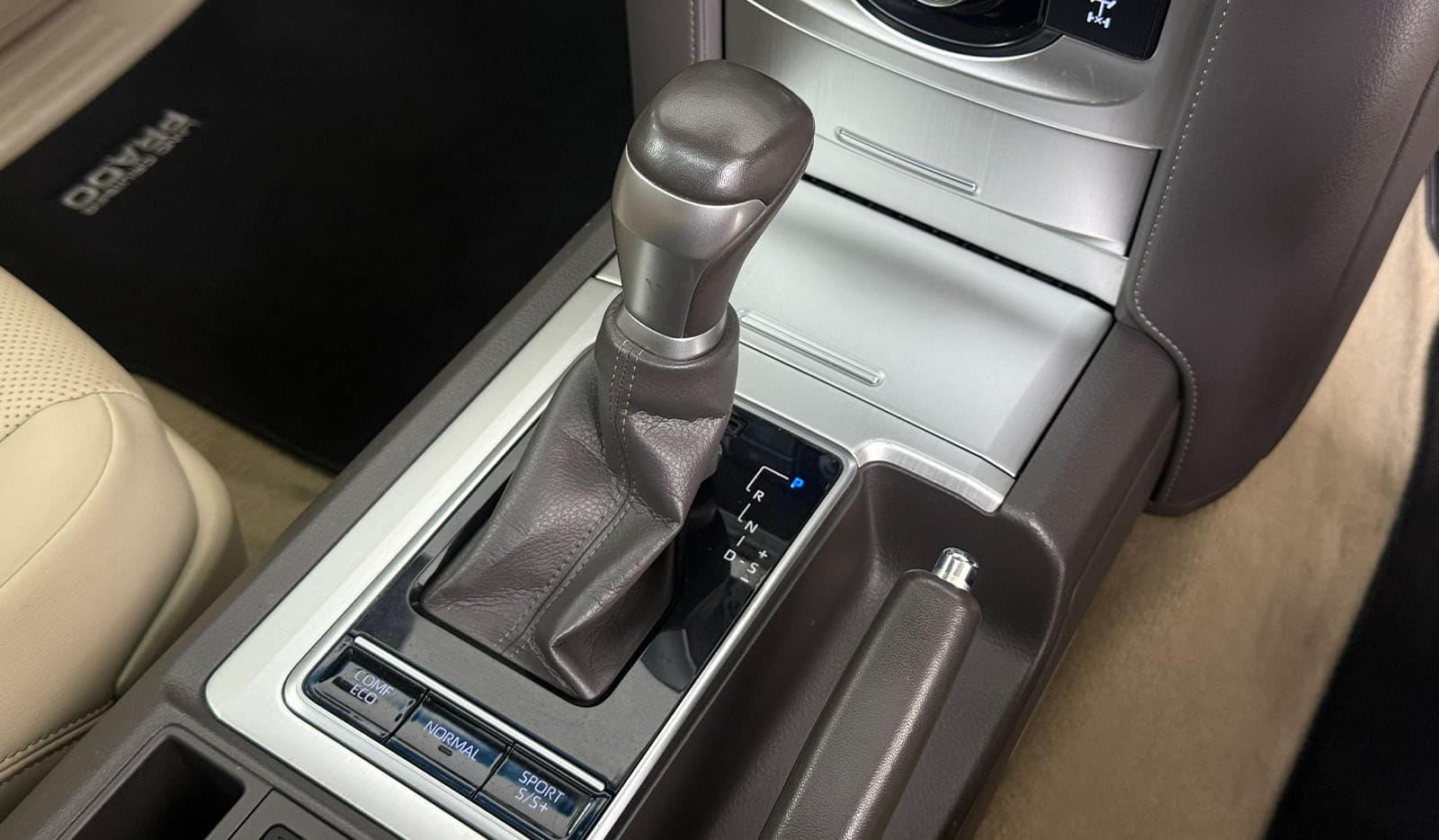 2021 Toyota Land Cruiser Prado VXL image-12