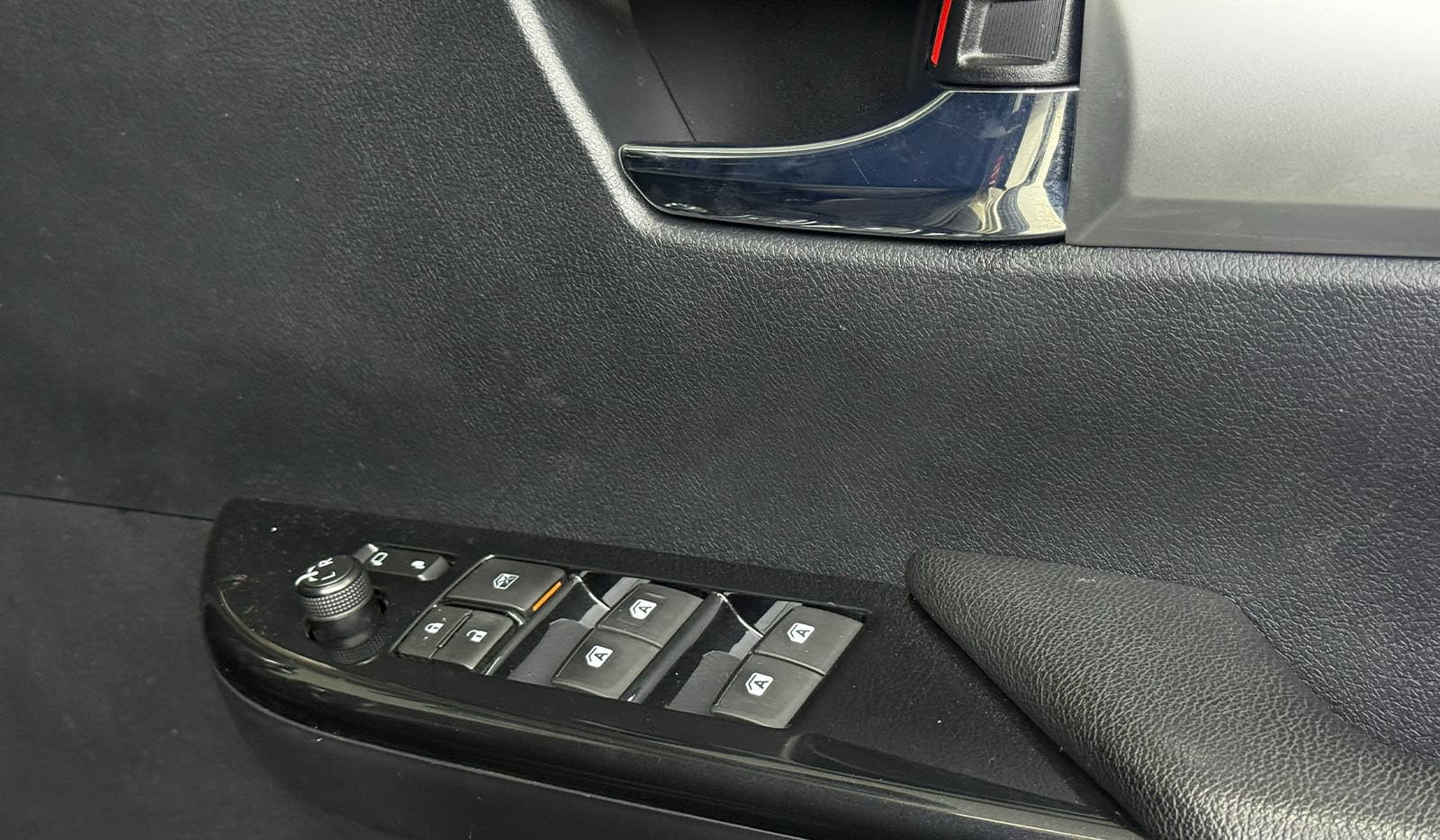 2021 Toyota Hilux Z image-12
