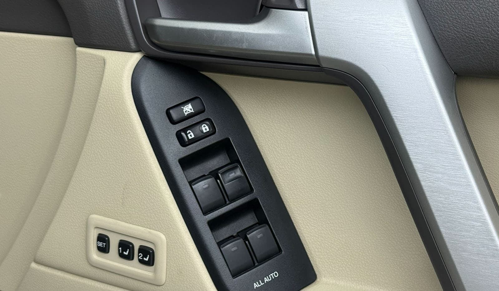 2021 Toyota Land Cruiser Prado VXL image-13