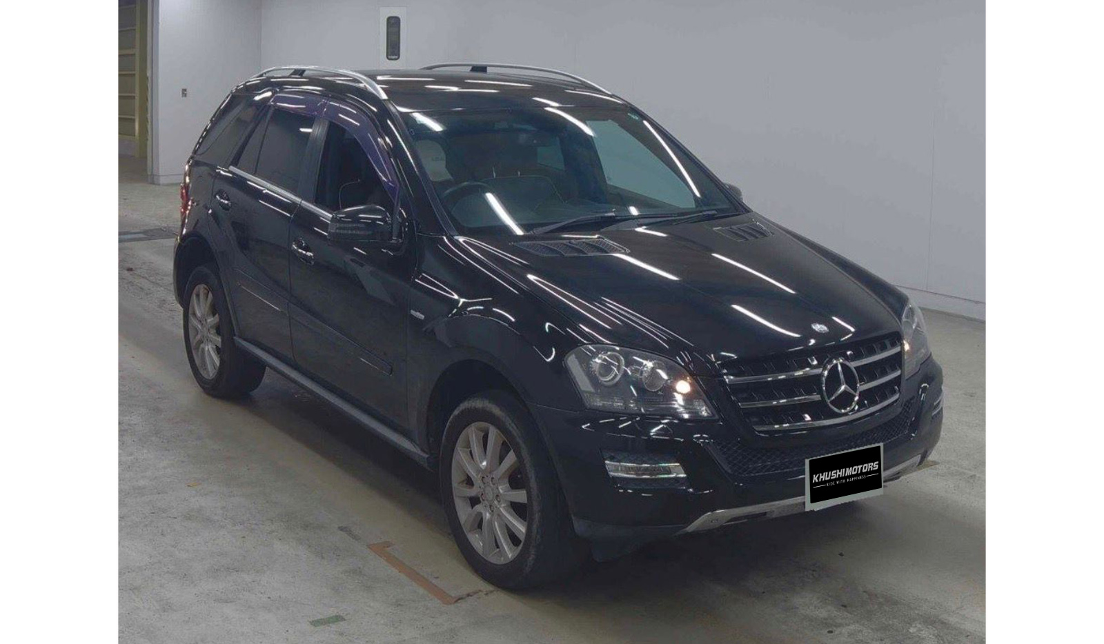 2011 Mercedes-Benz ML-Class image-2