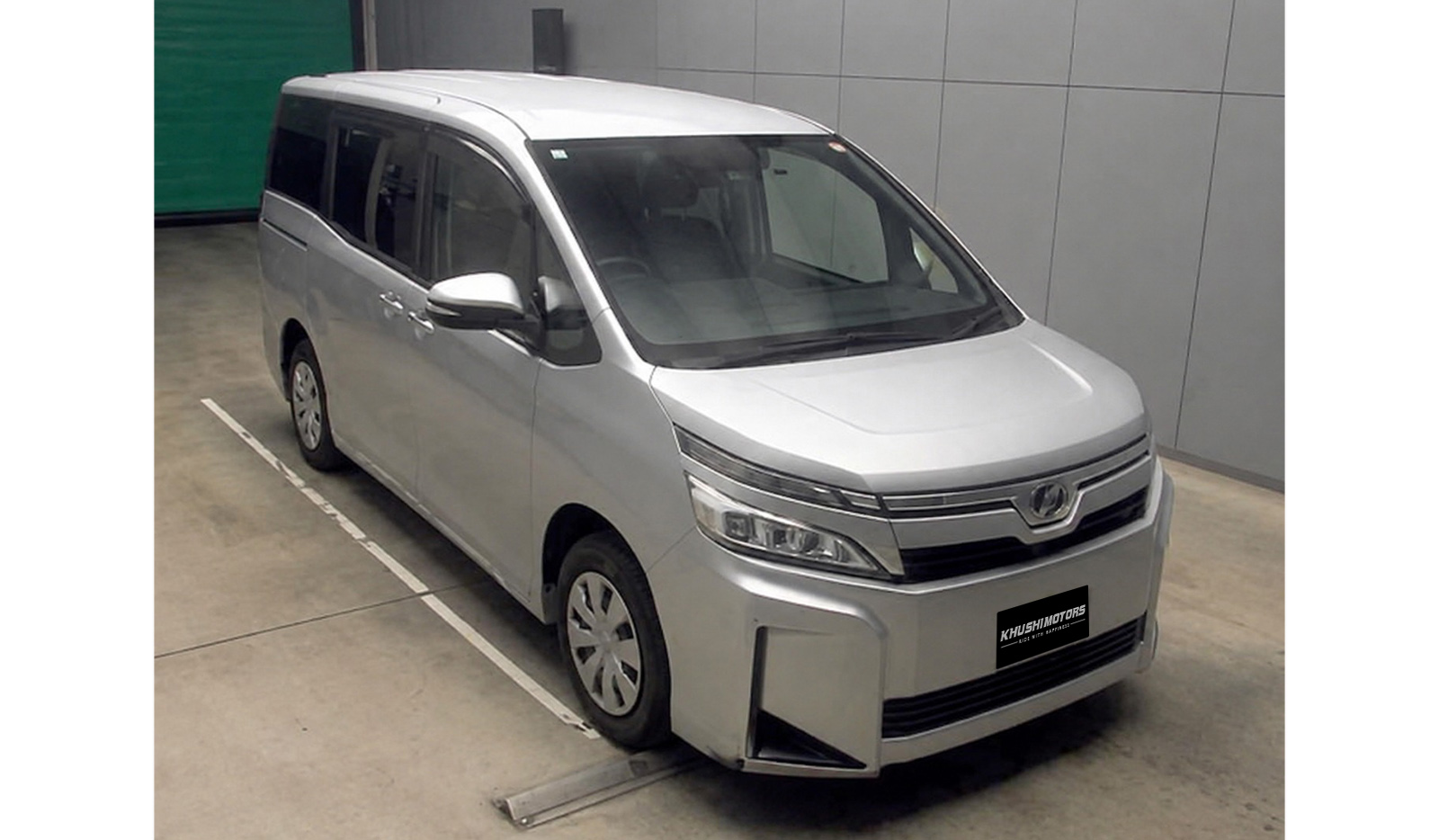 2019 Toyota Voxy image-1
