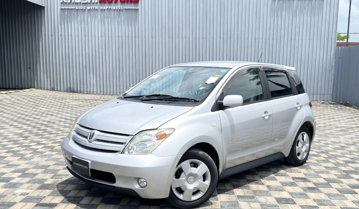 2003 Toyota IST S PKG image-3