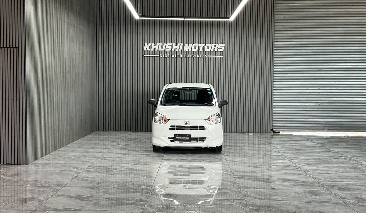 2018 Daihatsu Mira Es L image-2