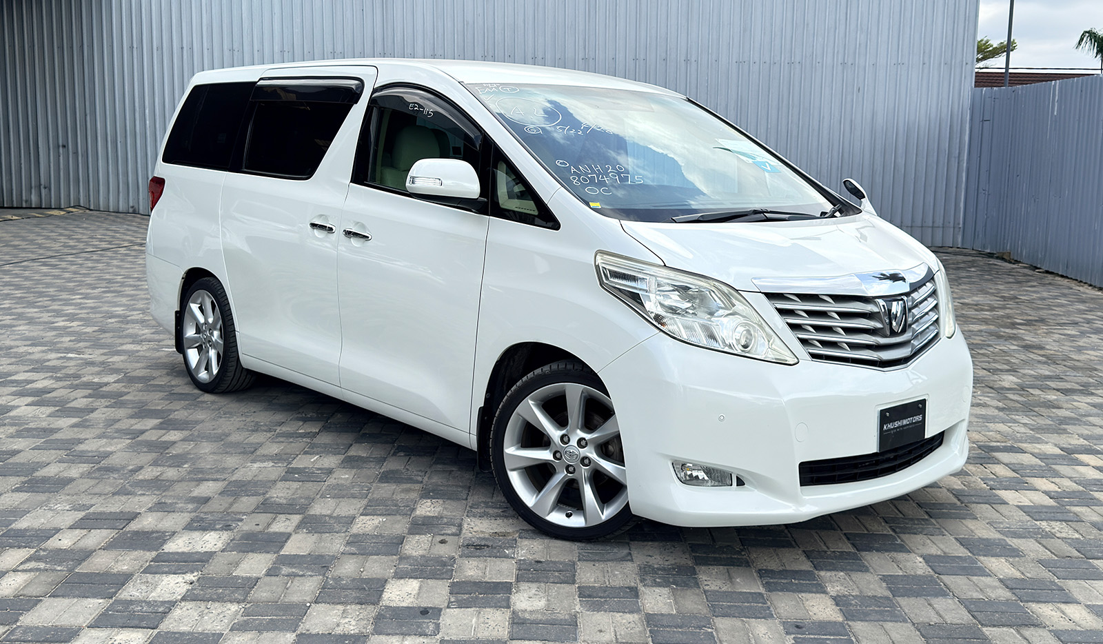 2009 Toyota Alphard 240X image-1