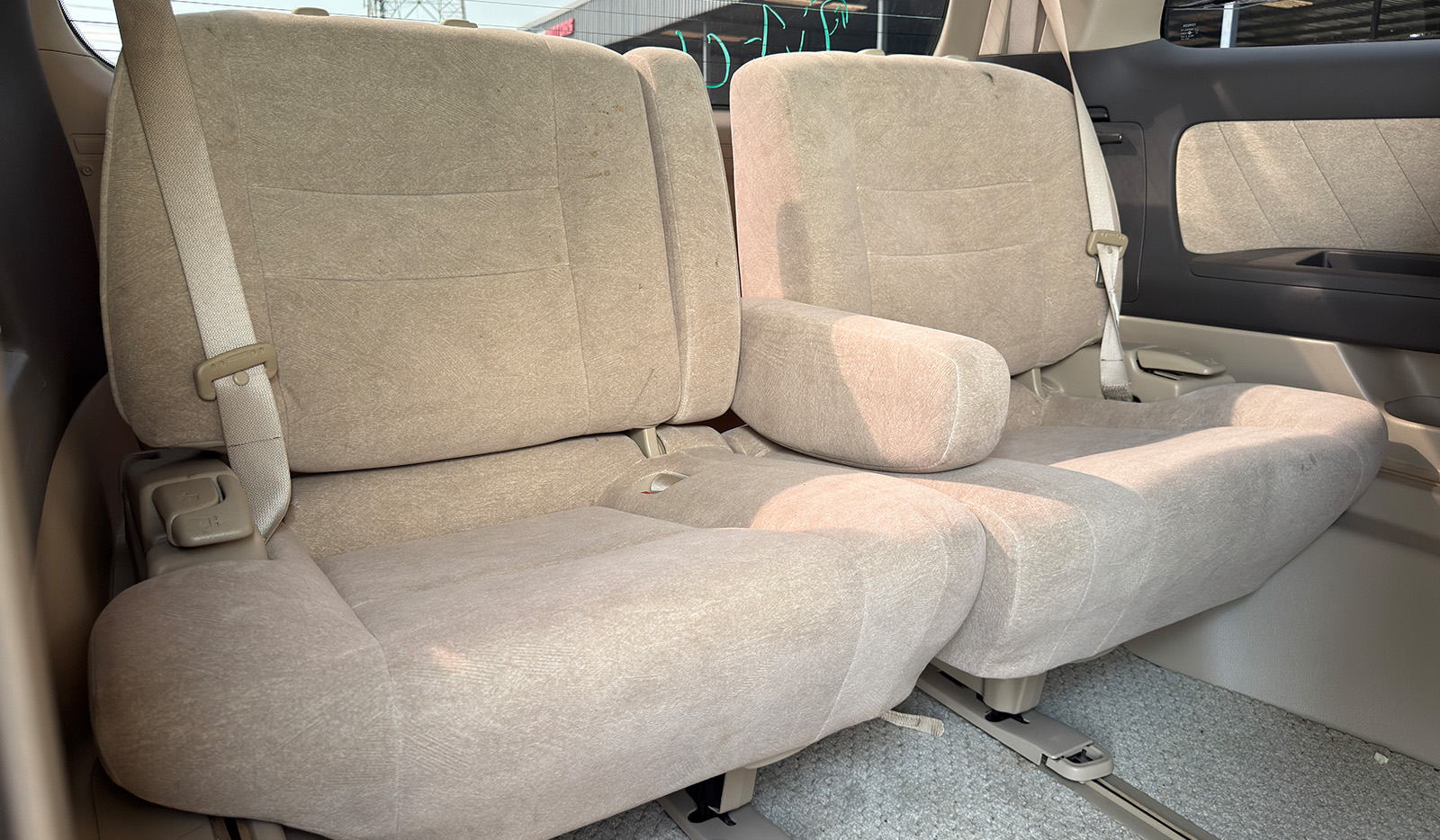 2005 Toyota Alphard AX L image-8