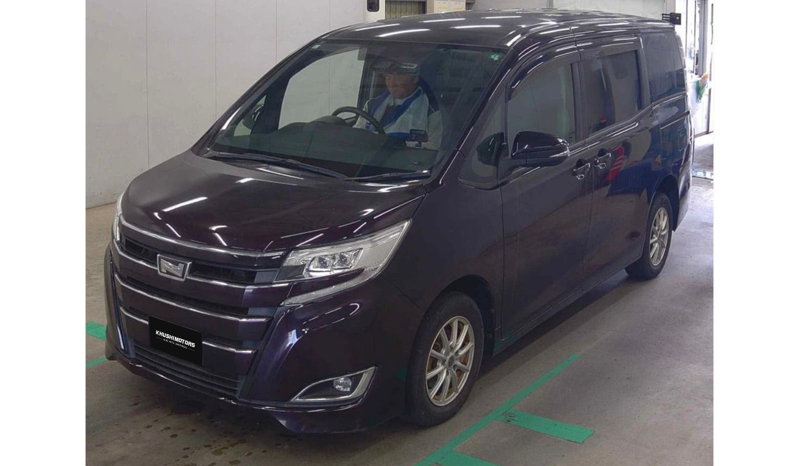 2019 Toyota Noah X image-2