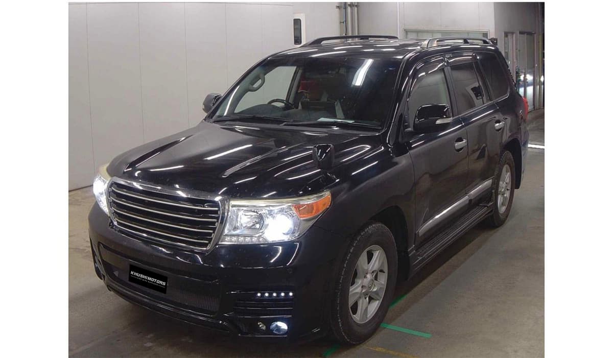 2014 Toyota Land Cruiser image-2