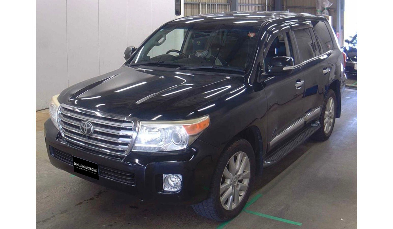 2013 Toyota Land Cruiser image-2