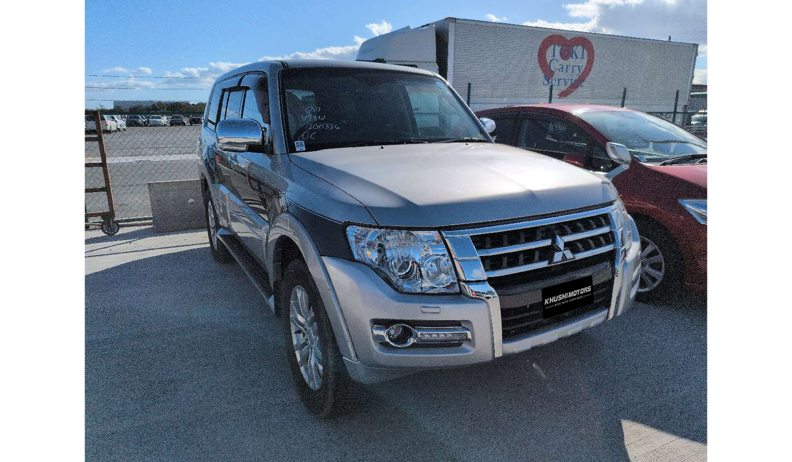 2019 Mitsubishi Pajero image-1