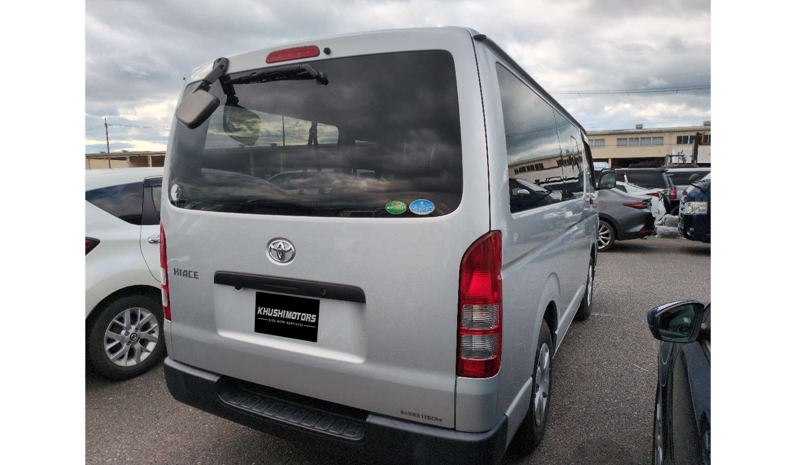 2019 Toyota Hiace Van image-4