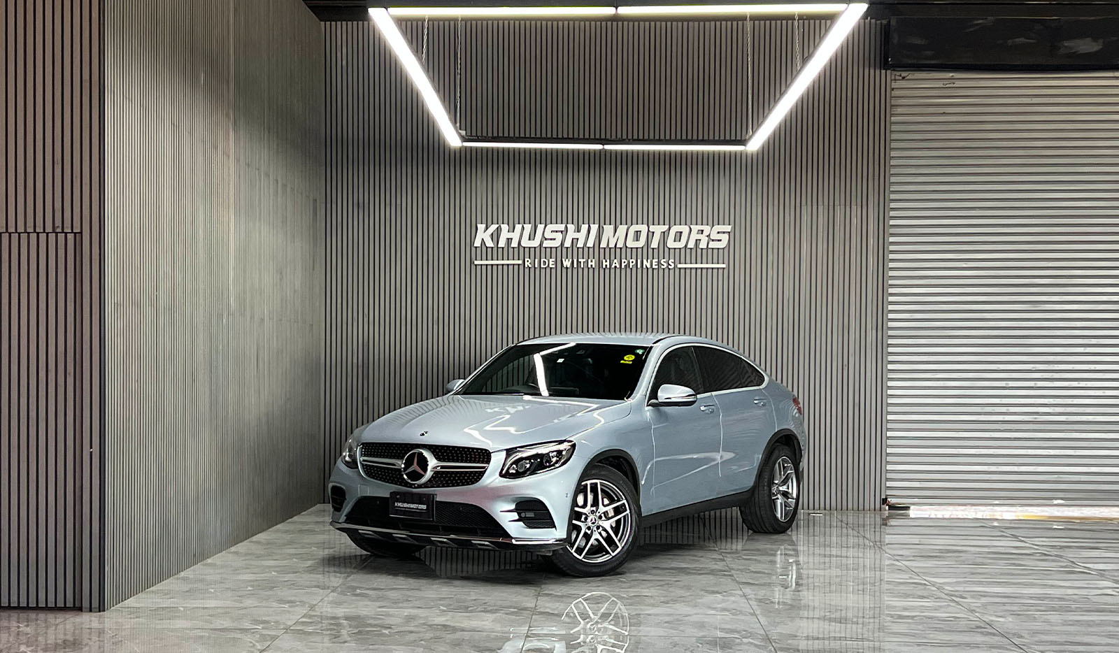 2018 Mercedes-Benz GLC-Class 4 Matic Coupe Sport GLC220D image-3