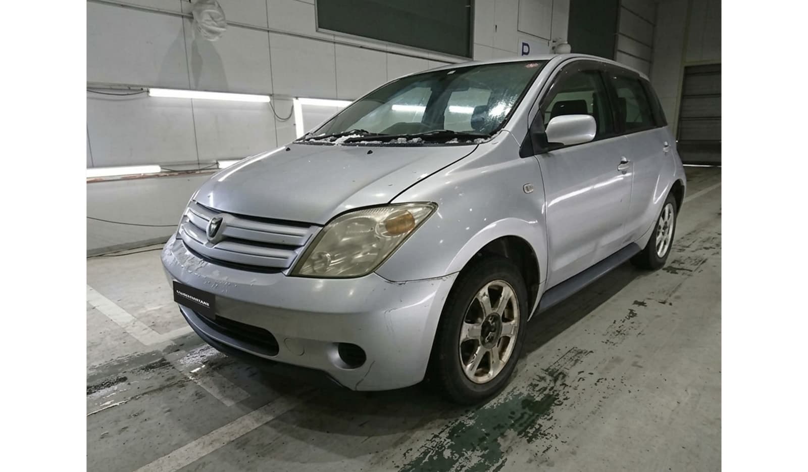 2002 Toyota IST 1.5F image-1