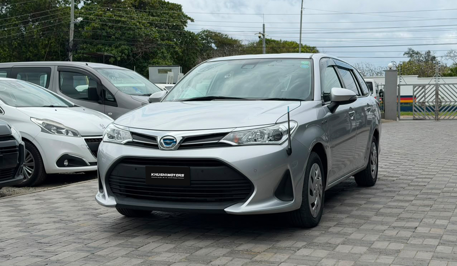 2019 Toyota Corolla Fielder Hybrid image-3