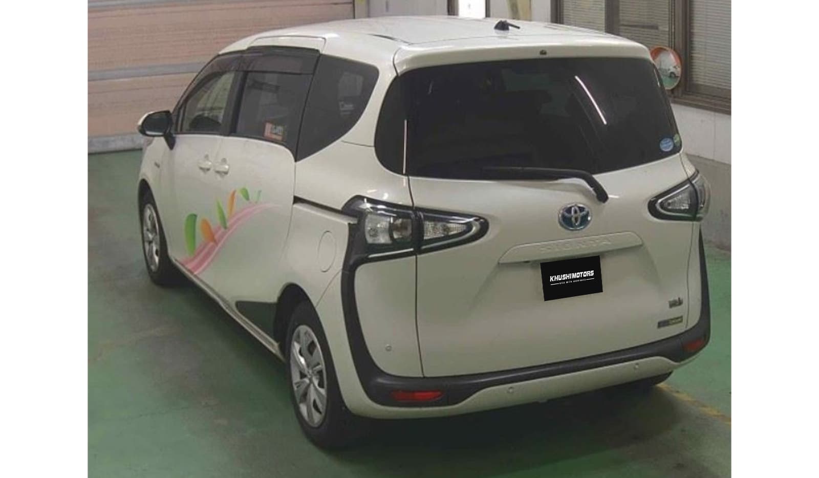 2019 Toyota Sienta Hybrid Funbase G image-3