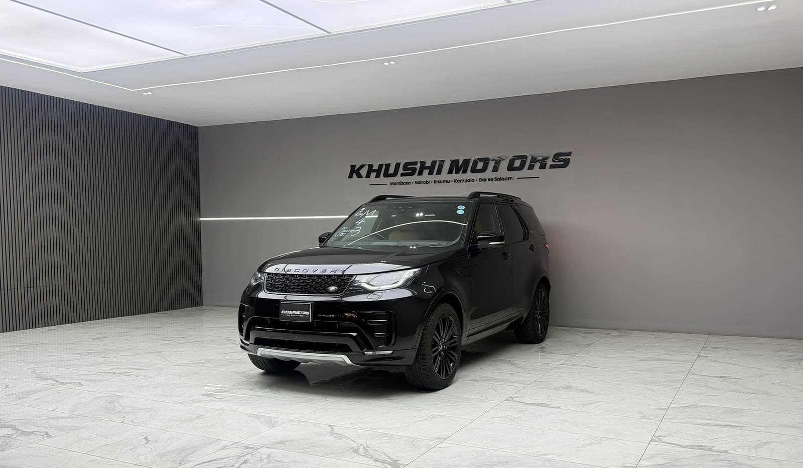 2019 Land Rover Discovery HSE LUXURY image-3