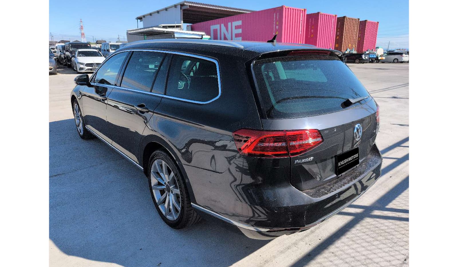 2019 Volkswagen Passat Variant image-3
