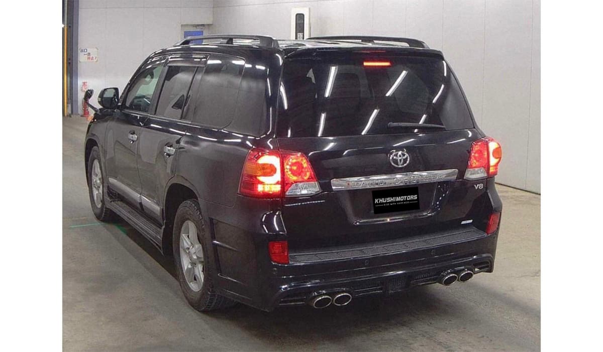 2014 Toyota Land Cruiser image-3