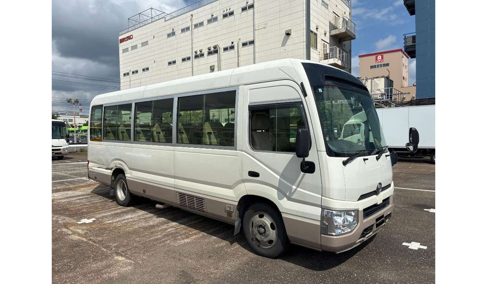 2019 Toyota Coaster image-1