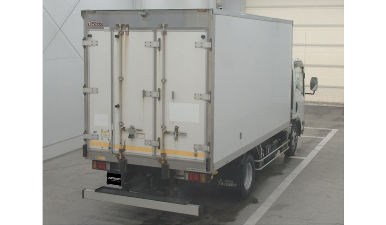 2019 Isuzu ELF image-2
