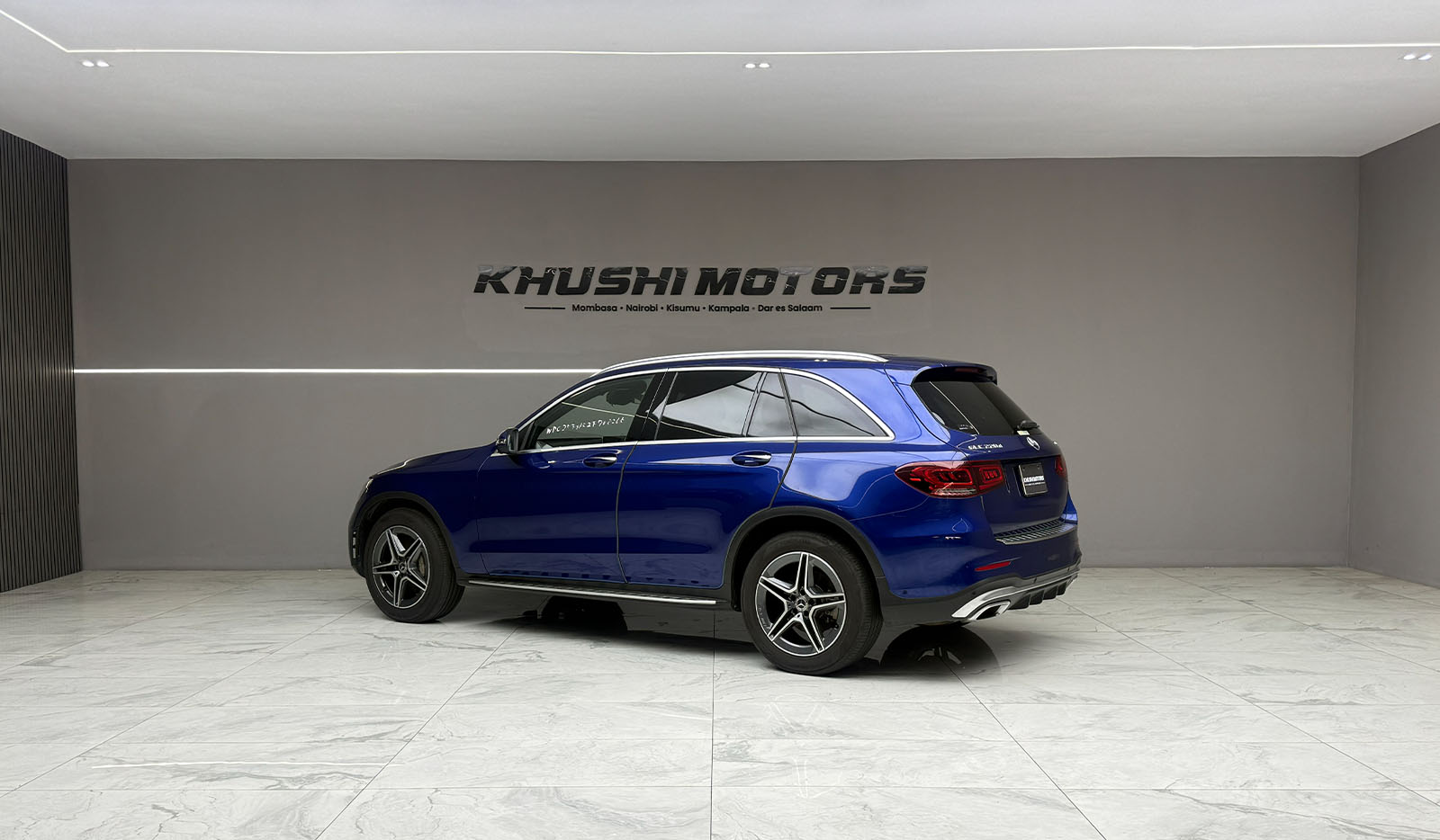 2019 Mercedes-Benz GLC-Class 4MATIC AMG LINE GLC220D image-4