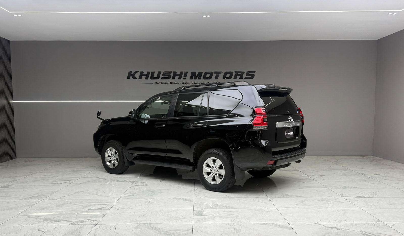 2020 Toyota Land Cruiser Prado TX image-4