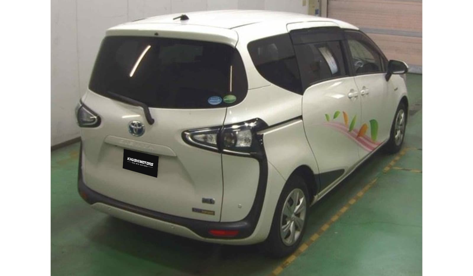 2019 Toyota Sienta Hybrid Funbase G image-4