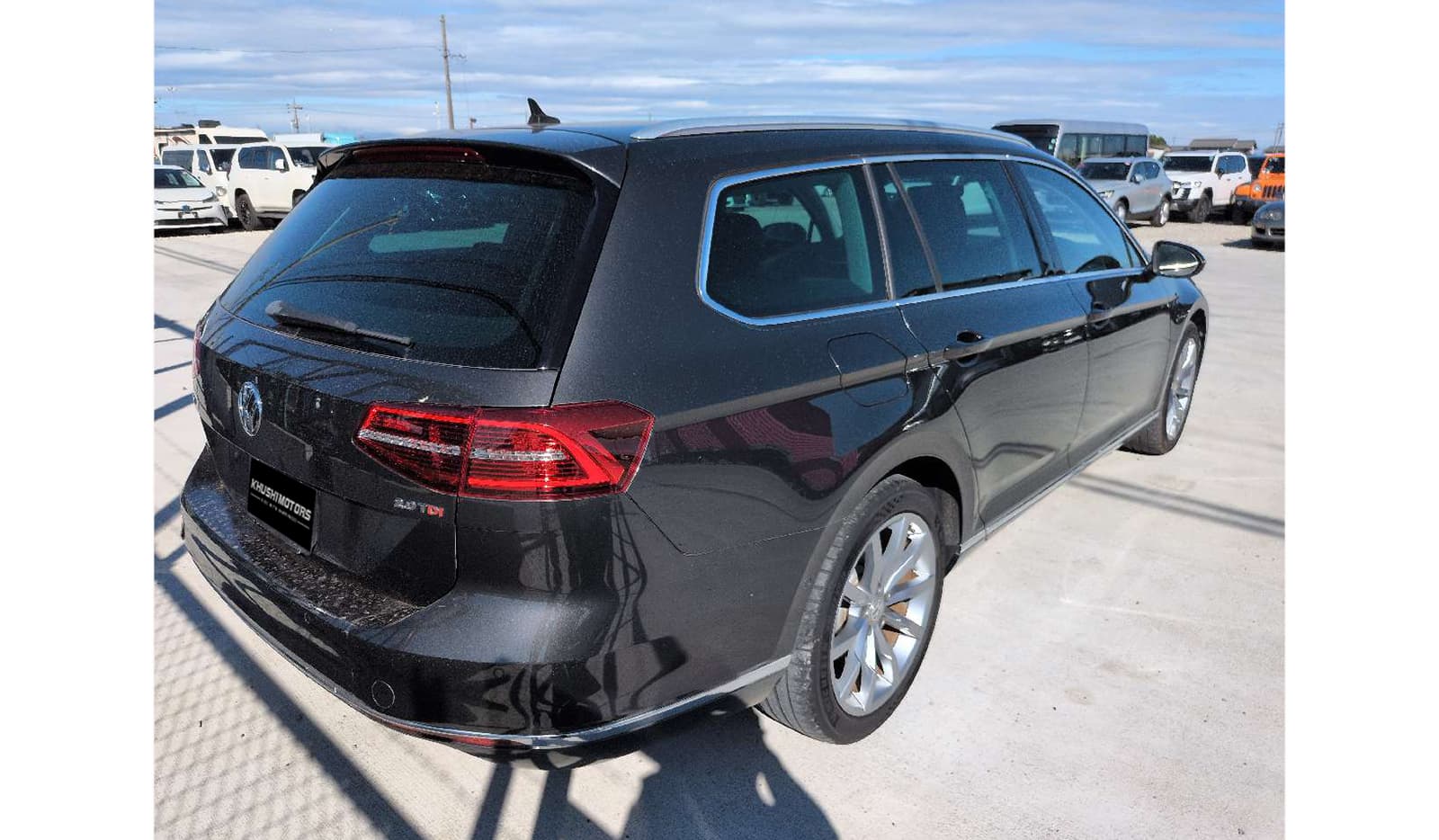 2019 Volkswagen Passat Variant image-4