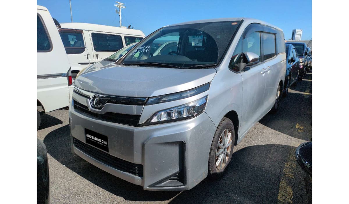 2019 Toyota Voxy image-2