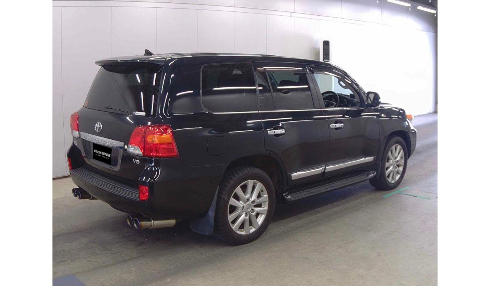 2013 Toyota Land Cruiser image-4