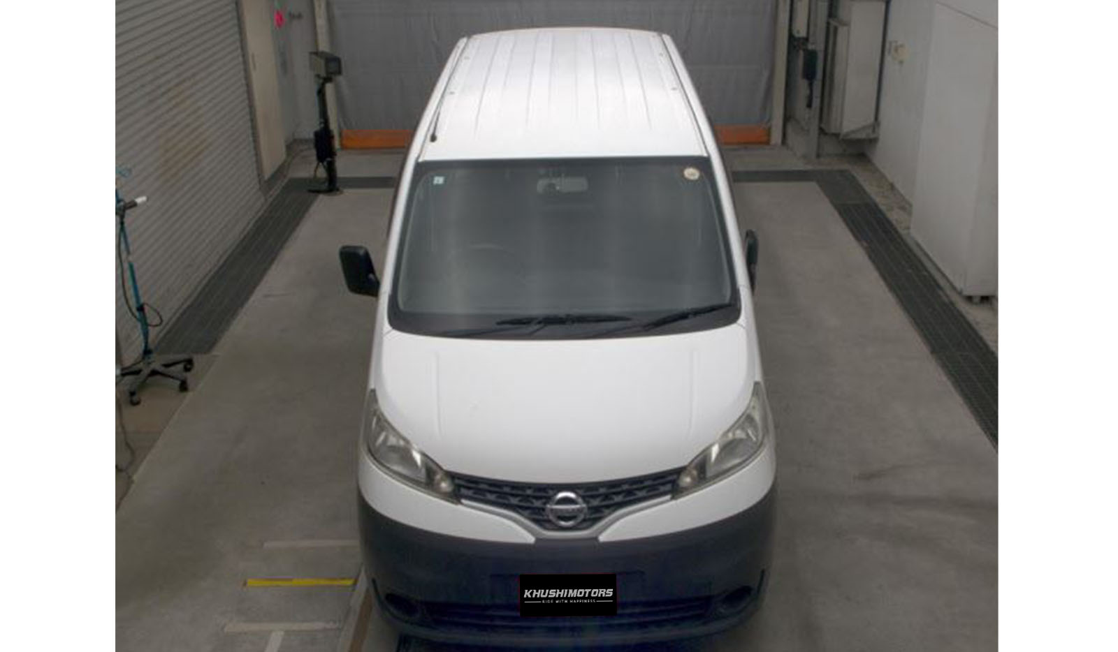 2013 Nissan NV200 image-2