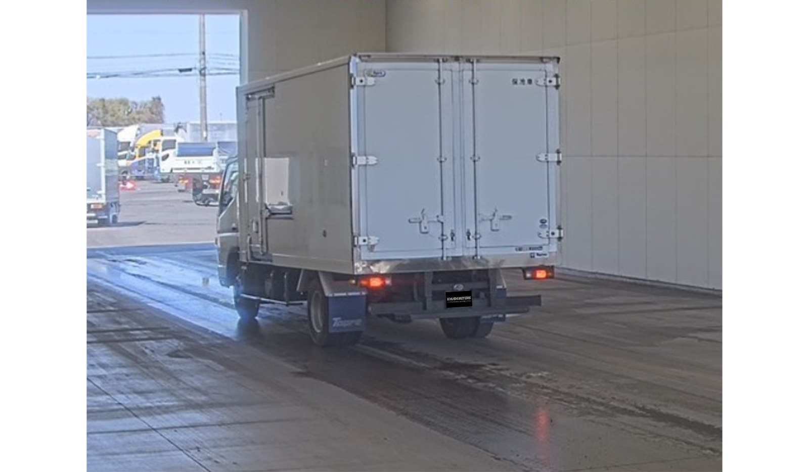 2019 Mitsubishi Fuso Canter image-2